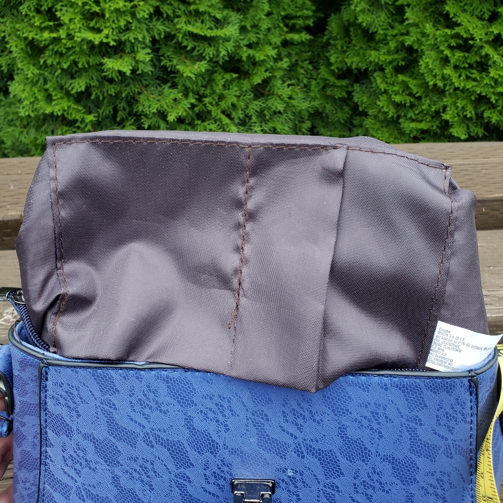Blue purse with lace look print - Picture 7 of 10